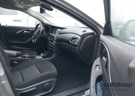 2017 Infiniti Qx30 z USA, uszkodzony, nr VIN SJKCH5CP9HA020293